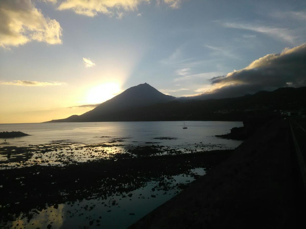 Bed and Breakfast Casa Da Ribeira Lajes do Pico Exterior foto